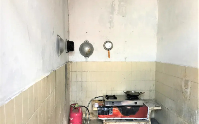 Tambak Bayan Guesthouse