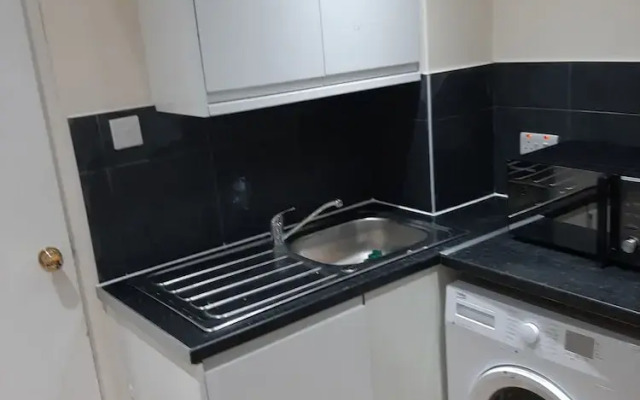 Budget Ensuite Room in Thamesmead