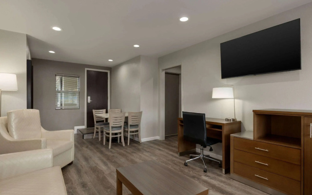 Super 8 by Wyndham Eureka