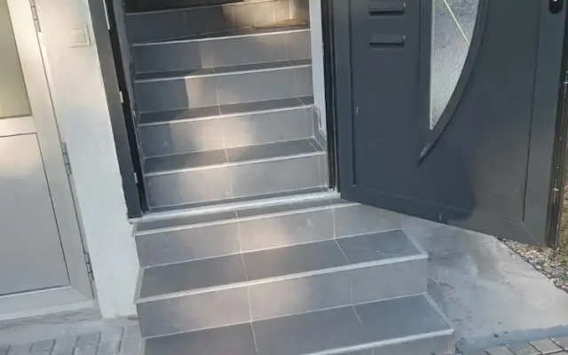Two Stories House Nelix
