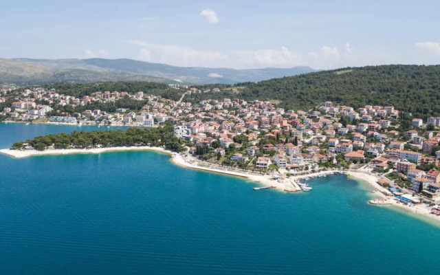 Apartments by the sea Okrug Gornji, Ciovo - 1069