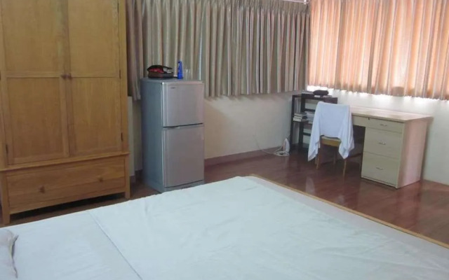 Smiley Apartment 2