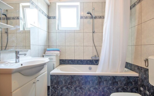 Beautiful Home in Pula With Wifi and 3 Bedrooms