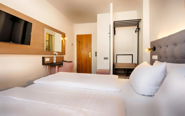 Home Hotel