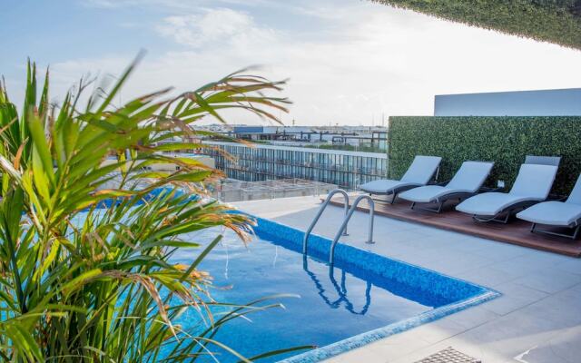 Menesse 32 102 by Mikitito Rentals