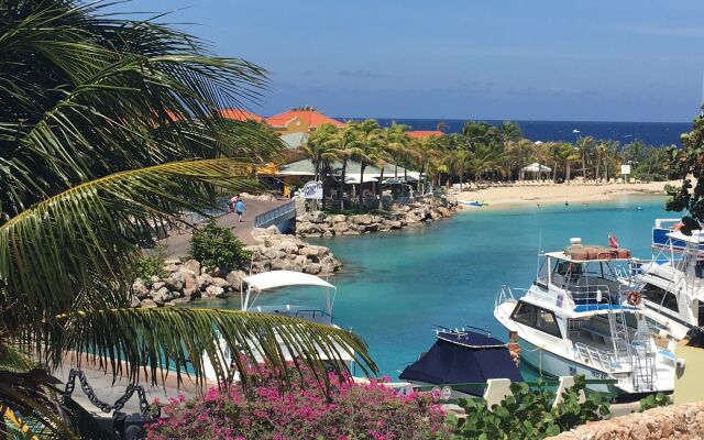 Dolphin Suites & Wellness Curacao