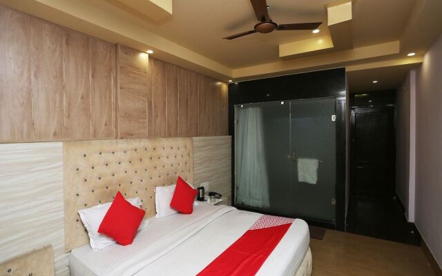 OYO 35366 Hotel Shiv Murti