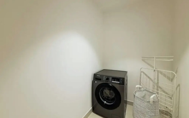 Stylish 1BR Apartment in La Sirene