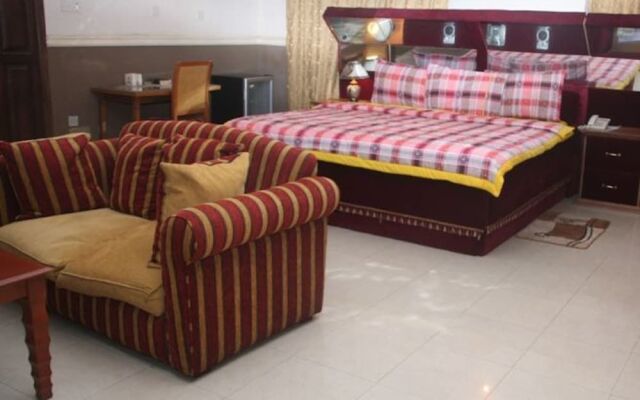 Upper Class Suites