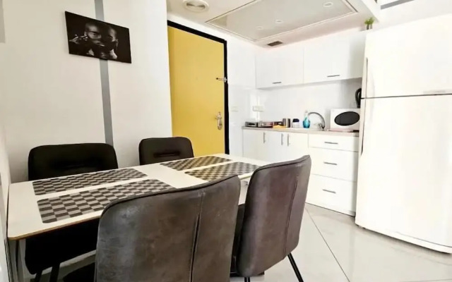 SHaYaSH apartments Leonardo Bat-Yam