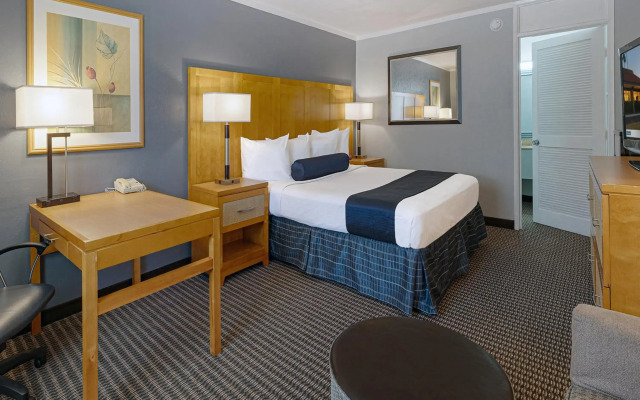 Travelodge by Wyndham Palm Springs