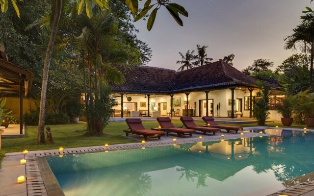 Villa Eight