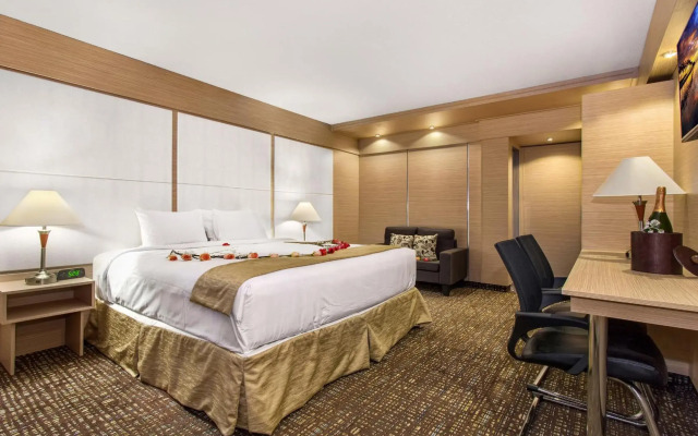 Ocean Beach Palace Hotel and Suites
