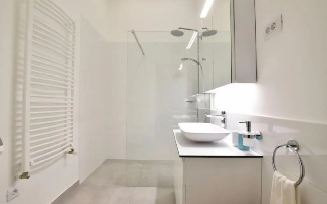 Luxury Apartment by Hi5 - Budapest Broadway