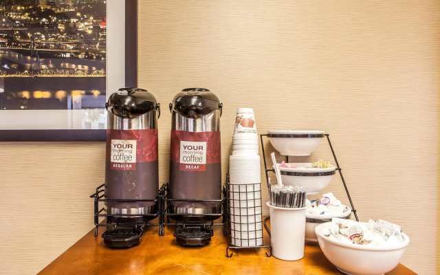 Best Western Plus Cleveland Inn & Suites