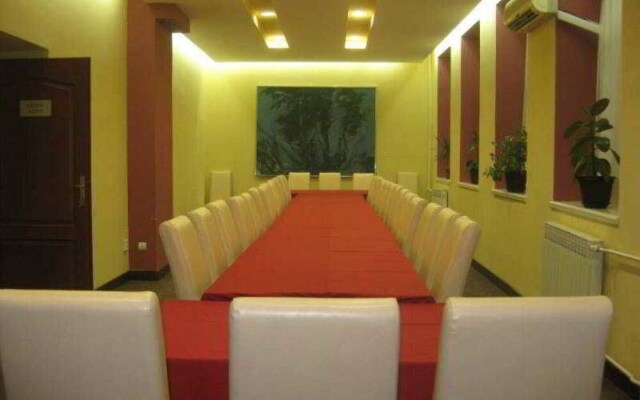 Hotel Leotar