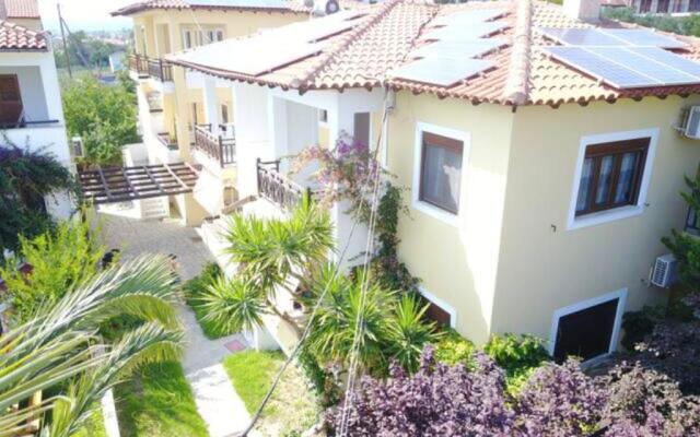 Melina Apartments - Holiday Apartment in Nikiti