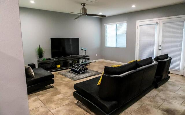 Hot Tub! 10Beds! Old Town Scottsdale Stays