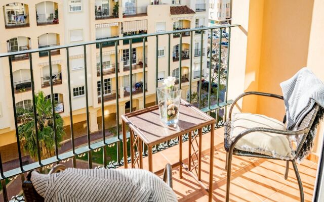 PC-Comfy 2 bedroom apt center Estepona