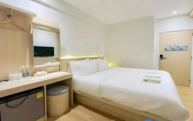 Zhennan Teabar Hotel