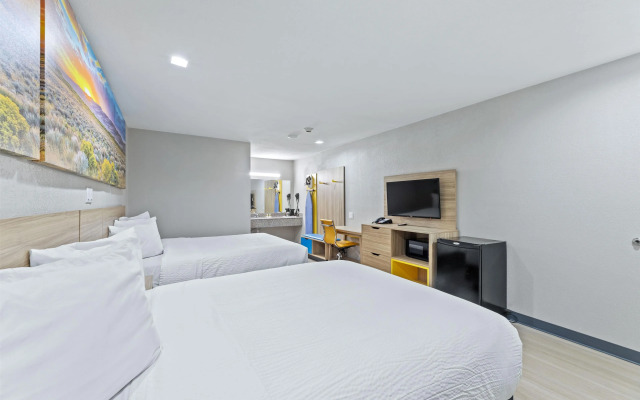 Days Inn by Wyndham McKinney