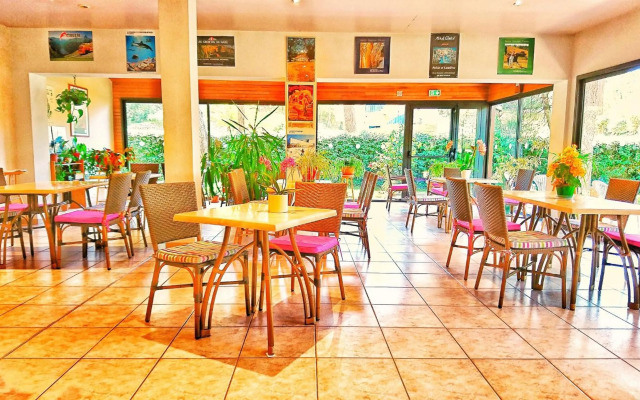 Résidence Hôtelière les Acanthes