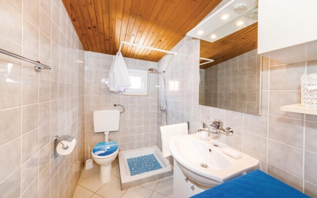 Amazing Home in Privlaka With 6 Bedrooms and Wifi