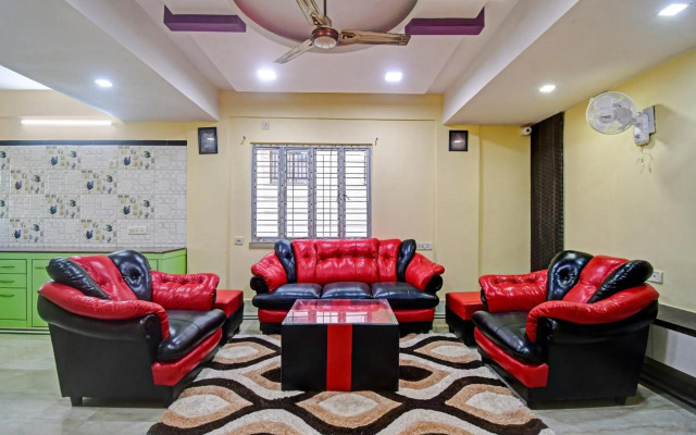 OYO Flagship 80558 Nirwana Gust House Newtown