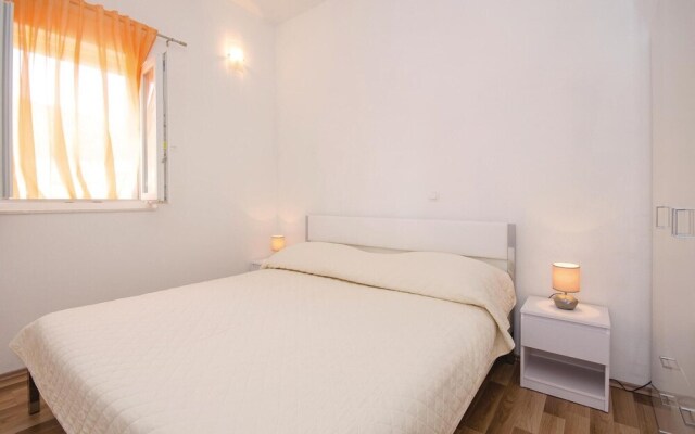 Stunning Home in Blizna Donja With Wifi and 4 Bedrooms