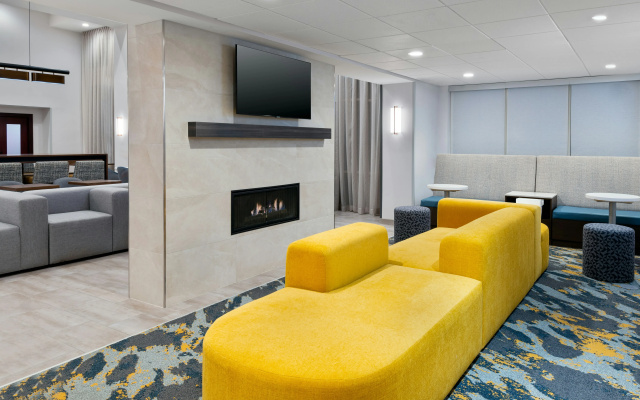 Hampton Inn & Suites Cleveland-Beachwood