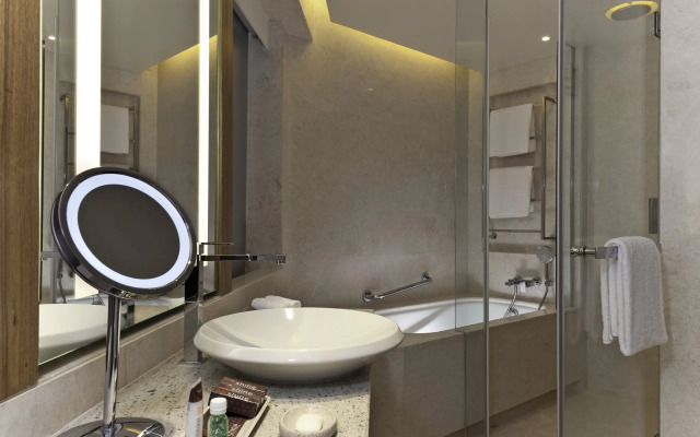 Sheraton Grand Bangalore Hotel at Brigade Gateway