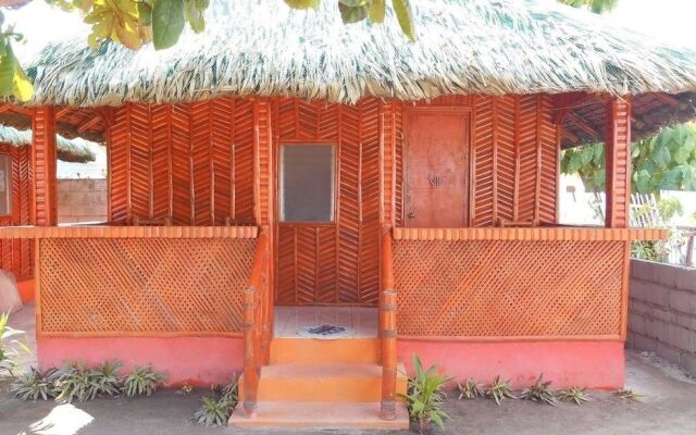 Mar and Em's Bamboo Cottages