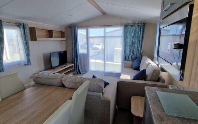 Luxury Static Caravan Sleeps 6 Coopers Beach