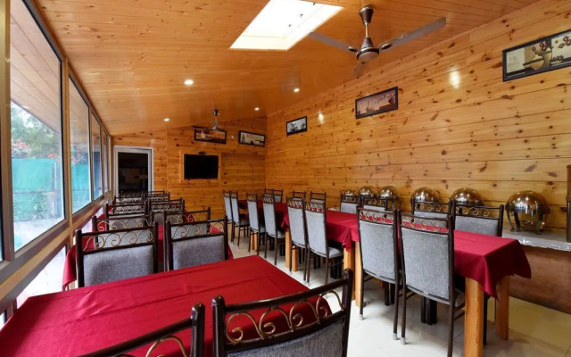 OYO 13586 Hotel Monarch