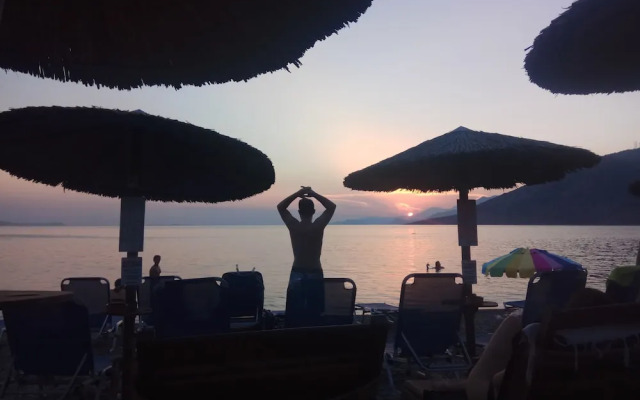 Grandma Vasiliki Rooms To Let