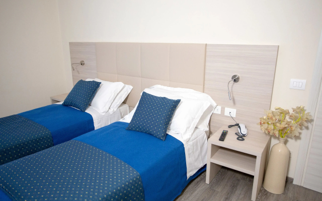 Home Hotel
