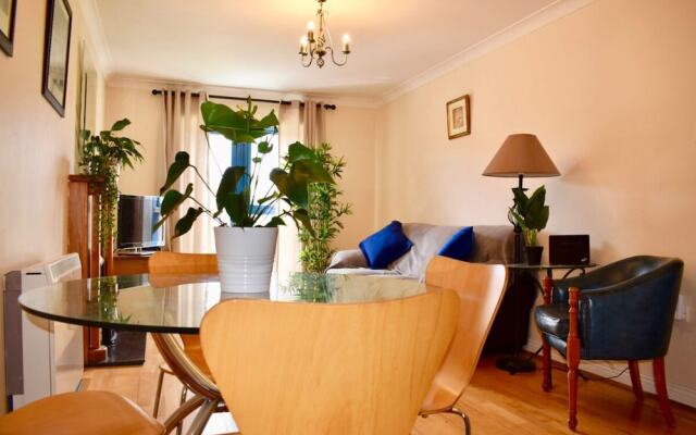 2 Bedroom Apartment Beside Merrion Square