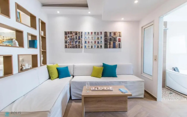 Polis of Naxos Stylish Suites