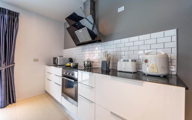 Modern 4 Bedrooms Pool Villa - VY