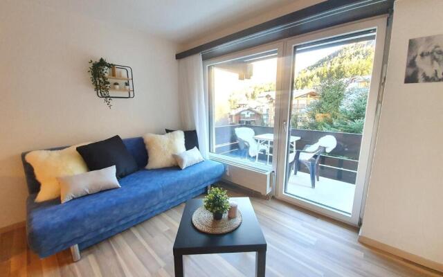 Bright renovated studio - 1 min from the slopes!