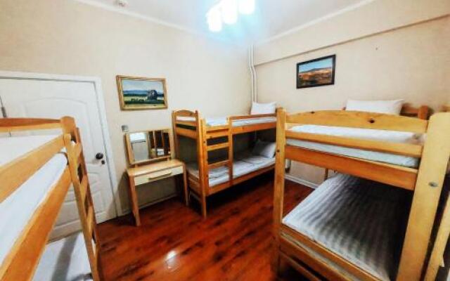 Top Hostel and Tours