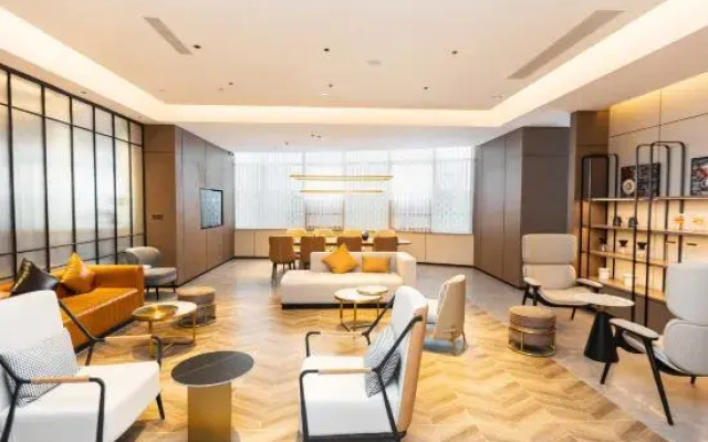 Homeinn Plus Hotel (Chengdu Panda Base Longtan Temple Subway Station)