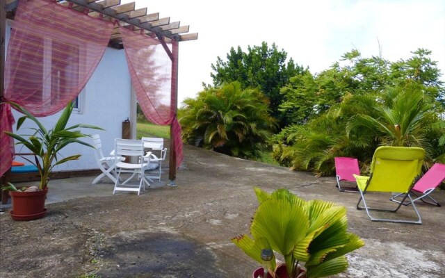 Apartment with One Bedroom in Sainte-Anne, with Shared Pool, Enclosed Garden And Wifi - 4 Km From the Beach