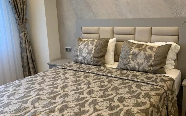 Regency World Hotel&Suites