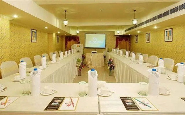 Hotel Chander Palace