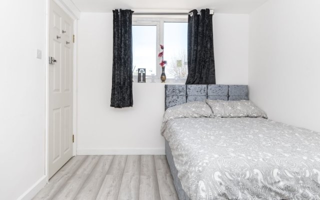 Simplistic Apartment in Croydon near Wandle Park