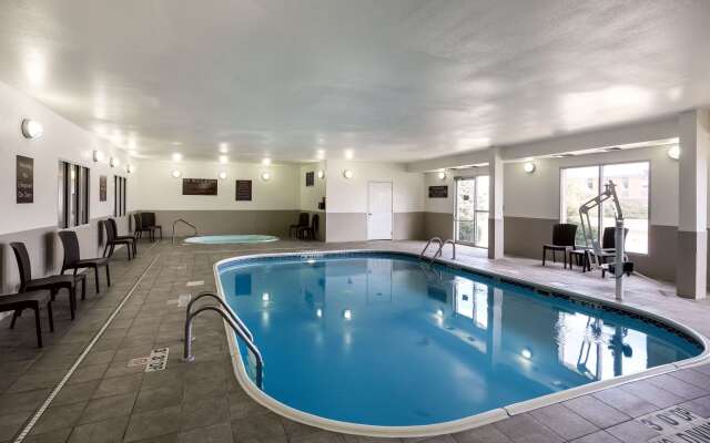 Comfort Suites Lincoln North