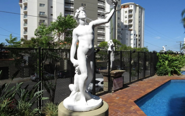 Central Hillcrest Apartment Hotel