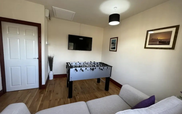 4 Bedroom Detached Farmhouse Mountain Views