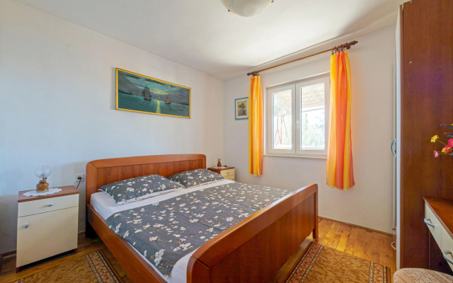 Apartment Vera in Okrug Gornji (Ciovo)